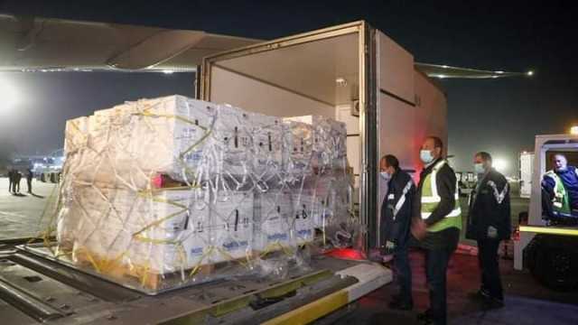 عبد الغفار يعلن استقبال مليون و843 ألف جرعة من لقاح «فايزر» بمطار القاهرة الدولي